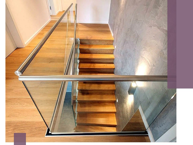 Перила для лестницы в доме — изготовление и монтаж в Боре