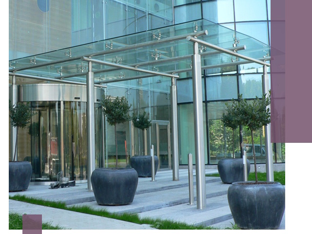 Навесы из стекла на заказ в Боре — монтаж и установка